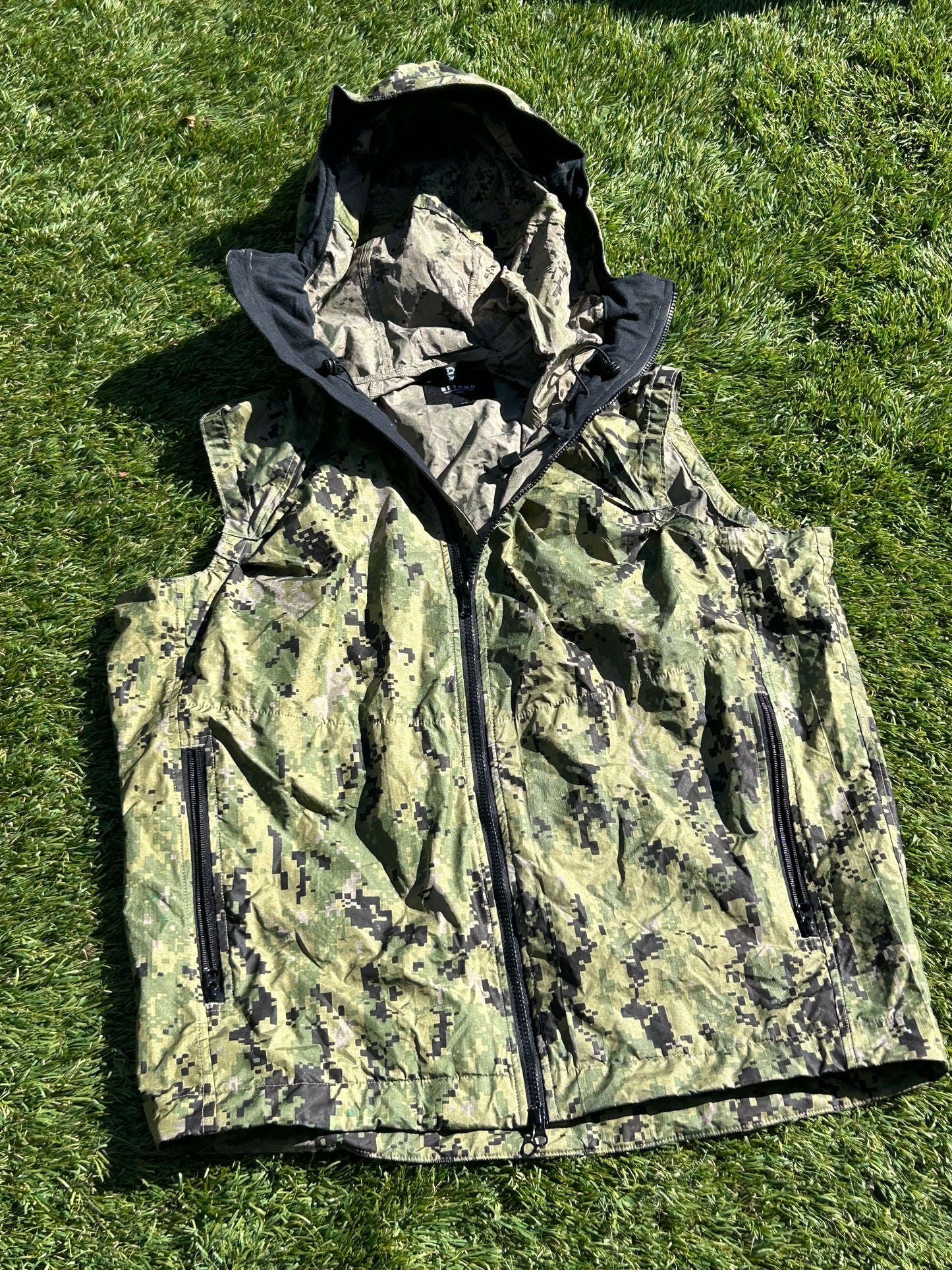 *USED* Beyond Sleeveless Jacket AOR2