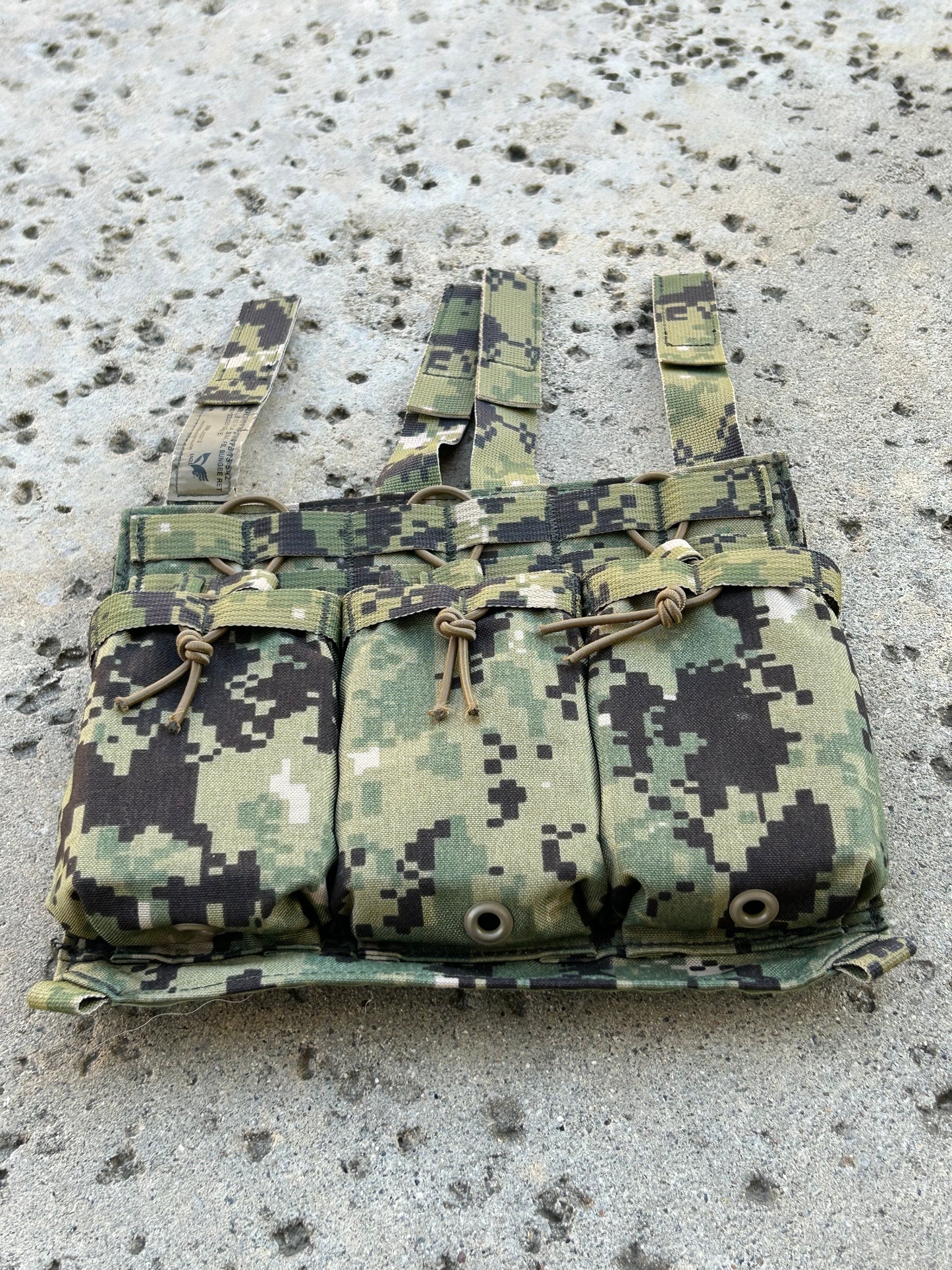 *USED* Eagle Industries Triple M4 Mag Pouch Placard AOR2