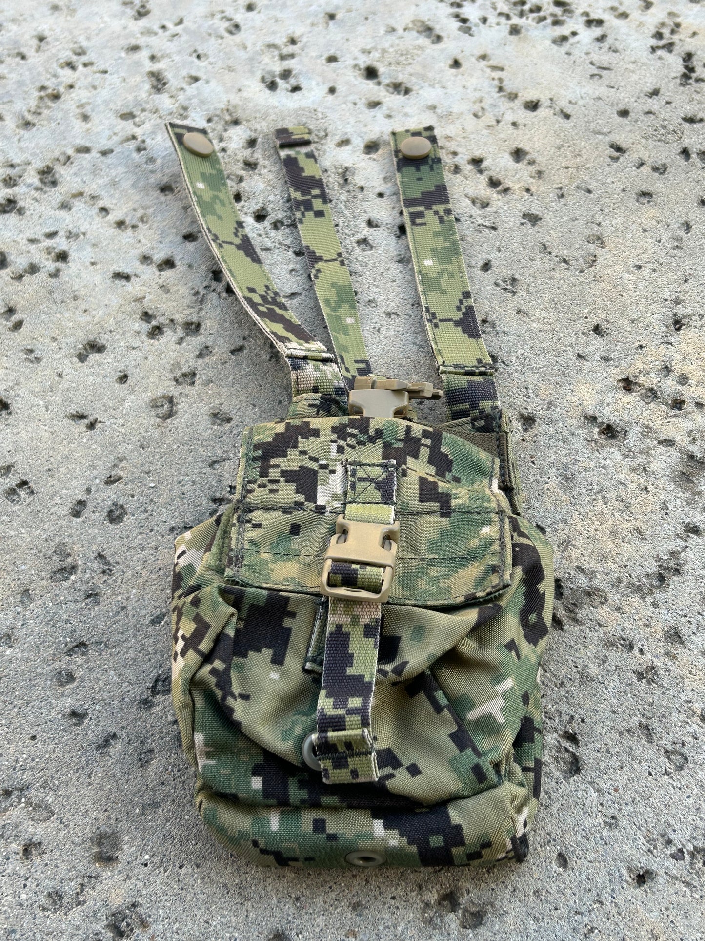 *USED* Eagle Industries Radio Pouch W/ Pocket AOR2
