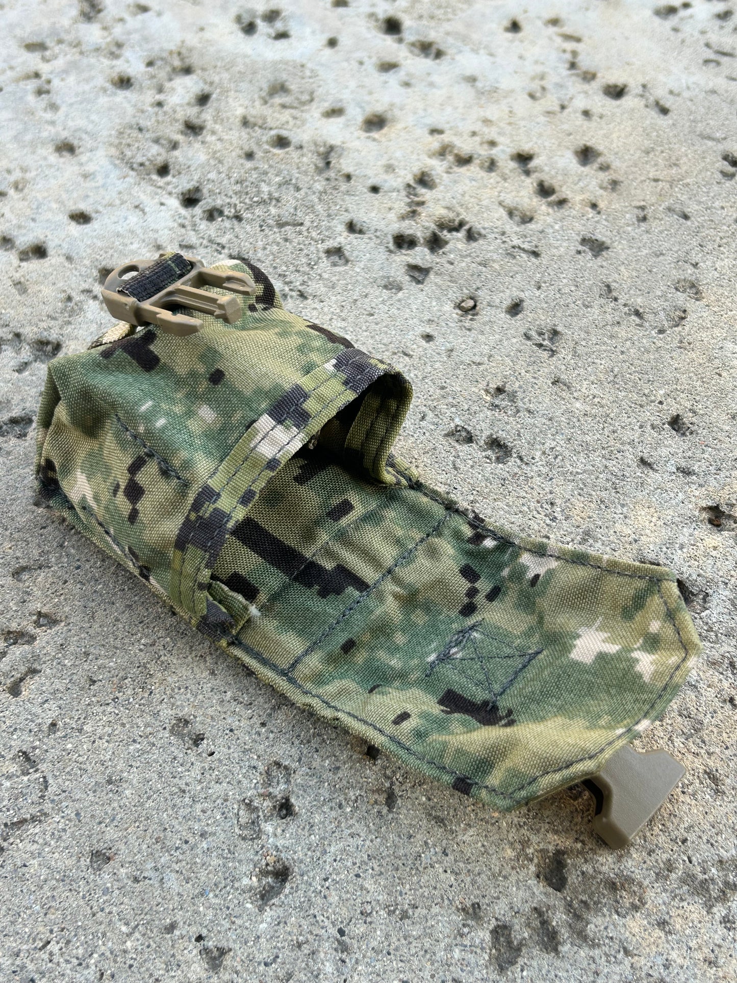 *USED* Eagle Industries Grenade Pouch AOR2